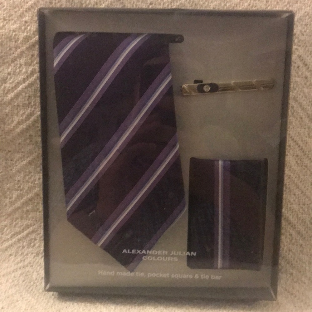 BLUE/PURPLE STRIP TIE, POCKET SQUARE, TIE BAR SET
